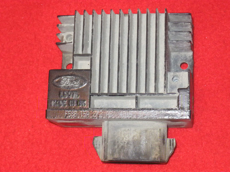 Эмблема форд, ниже l907l ;ниже  made in uk; и еще ниже, на фото не видно, F58B 15A 272 AB  4D15  37923D. Там где D не понятно, может быть 0 или Q